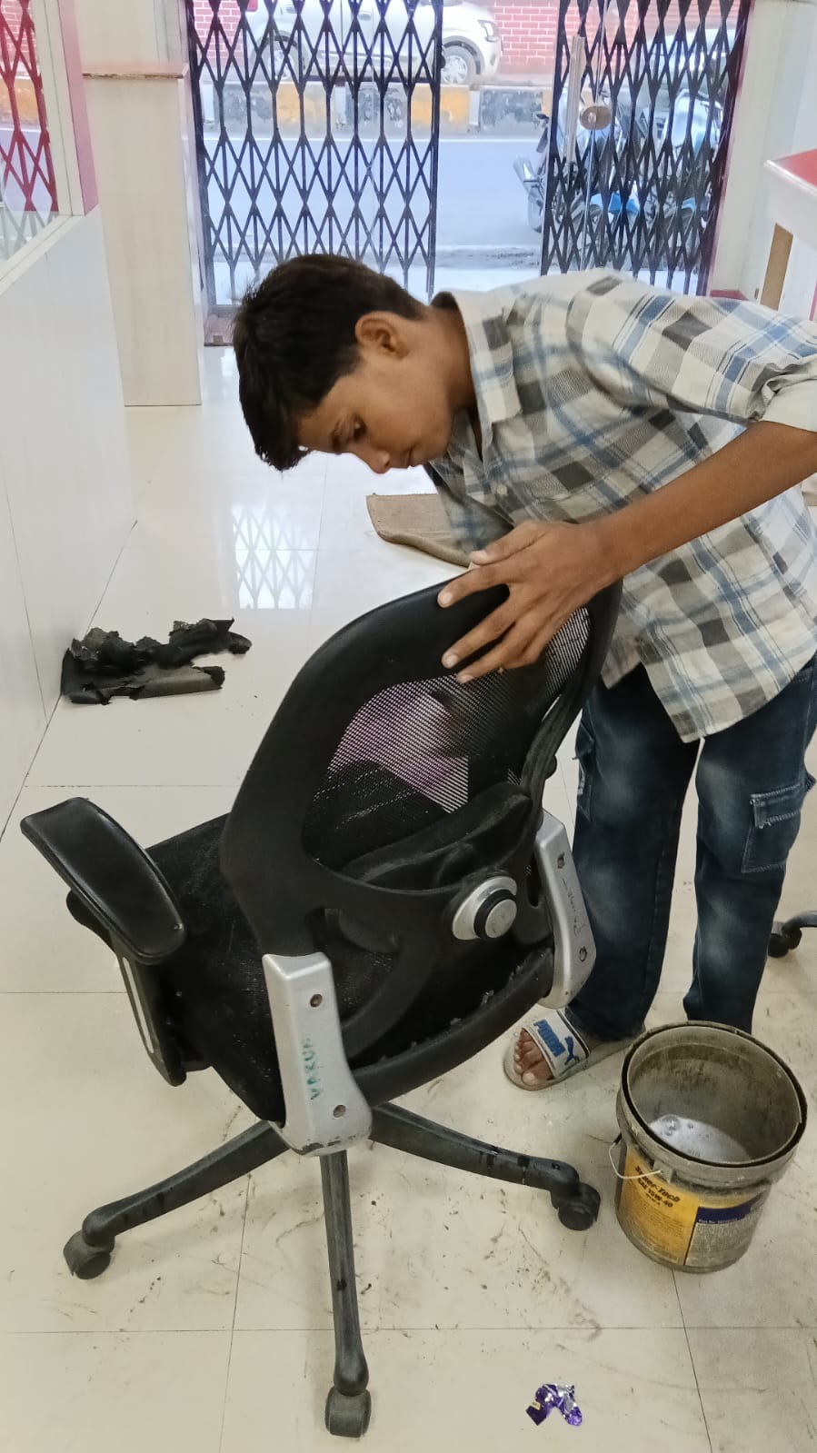 Office Chair and Cushion Cleaning Saharanpur - Call +91-7500778190